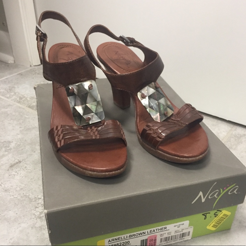 Naya Women’s Sandals in Genuine leather